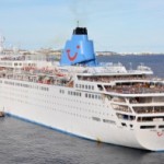 Cruise ship drifts to shore in wind change