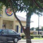 Fast-food workers robbed at gunpoint
