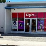 Waterfront phone shop robbed in broad daylight