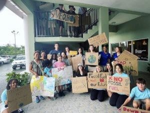 Students urge support for energy policy